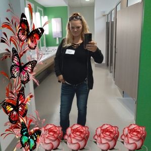 Meet your Posher, Danielle adam